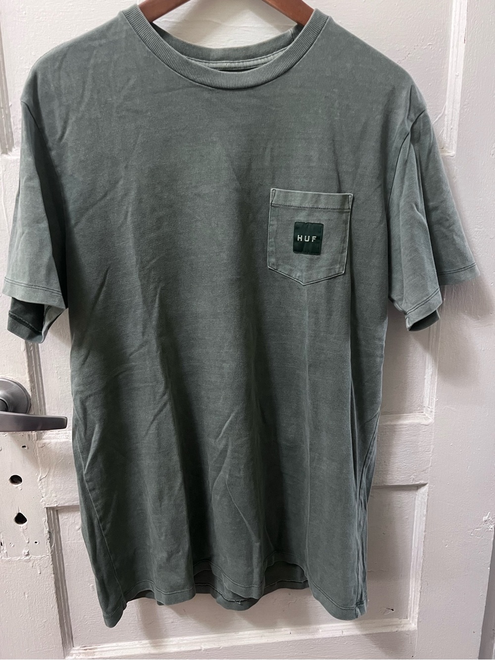 HUF Box logo pocket T-Shirt